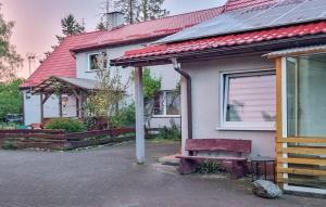 2 Bedroom Cozy Home In Rekowo