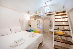 GuestHost - La Pergola 29 Central Studio