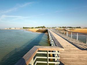 Appartement cosy à 100m de la plage avec cour privée et parking à La Tranche-sur-Mer - FR-1-194-30