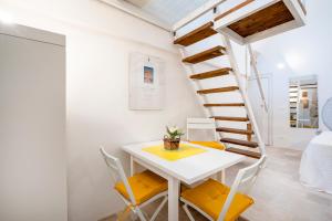 GuestHost - La Pergola 29 Central Studio