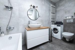 Poznań Karpia Apartment - 50m2, Parking, Balcony - by Rentujemy