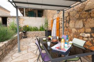 Maisons de vacances Gite Le Jardin d-Irma 3/4 personnes : photos des chambres