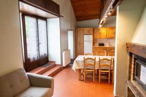 Maisons de vacances Gites de france 6 personnes a pierrefiche : photos des chambres