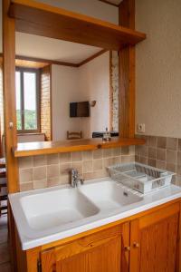 Maisons de vacances Gite Gites de France 3 epis 6/7 pers a la Chaze : photos des chambres