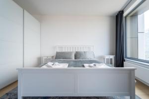 SkyPark Cozy Apartment by Verve Home