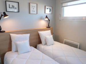 Appartements Appartement PMR 2 Chambres, Face Plage, Piscine, Balcon, Pour 6 Personnes, Animaux Admis - FR-1-194-222 : photos des chambres