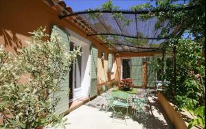 La pinede penchee 5km des plages