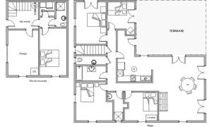 La pinede penchee 5km des plages