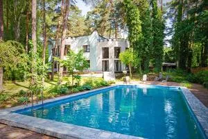 Villa with outdoor pool Warsaw - Sękocin Stary