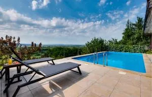 Beautiful Home In Samobor With Kitchen - Otruševec