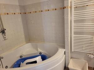 Maisons de vacances Le moulin des rocs : photos des chambres
