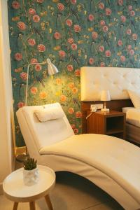 Hotels Holidays & Work HOTEL : photos des chambres