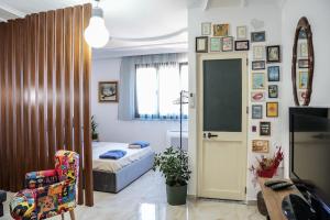 Nancy & Kira Cozy Apartment