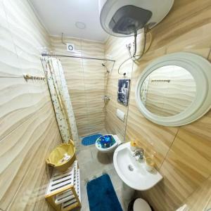 Nancy & Kira Cozy Apartment