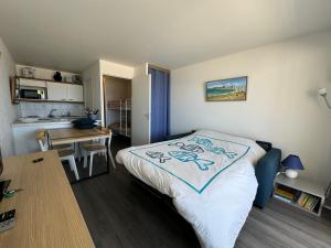 Appartements Cocon cotier - Vue sur Mer - Parking - Proche de la Thalasso - Terrasse : photos des chambres