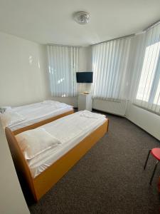 Economy Triple Room room in Vila Onix