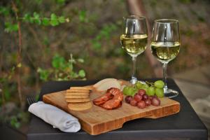 Rhino Walking Safaris