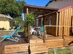 Chalets Chalet de jardin, piscine : photos des chambres