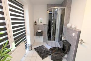 Am Kulturpark - Ferienwohnung mit 3 Schlafräumen für 6 Personen Neubrandenburg