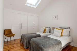 Central 3BR Duplex with Lift & AC by Host For Us