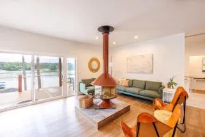 OJoy Cove - Charming Waterfront Retreat home - 橙郡