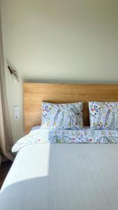 Floral Sunshine Apartment