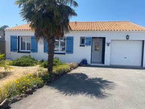 Maison Plain-Pied avec Jardin Proche Forêt et Plages à La Tranche-sur-Mer - FR-1-22-259