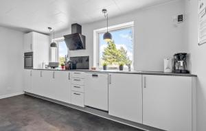 Amazing Home In Fanø With Wifi