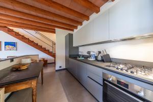 VILLA DUFOUR 1 Lusso, Spazio e Vista Mare