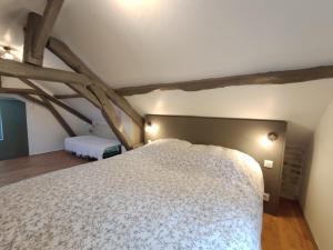 Maisons de vacances Maison Atypique 76m² - Centre La Roche-Posay, Terrasse, Jardin Cloture - FR-1-541-60 : Maison de Vacances (5 Adultes)