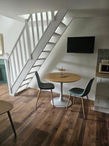 Appartements GITE L-anglais, appartement prive en Duplex avec acces Jacuzzi a 10min des plages : photos des chambres