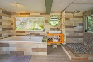 Flores Garden Retreat