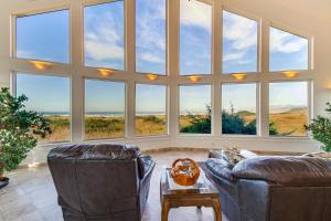 Oceanfront Castle with Hot Tub and Game Room