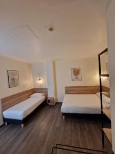 Hotels Hotel D'Anjou : Chambre Triple