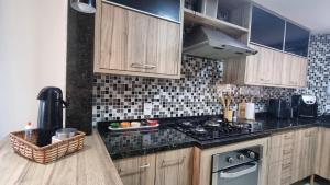 Casa Cond Ocean House Camboinhas Pé na Areia 4qts