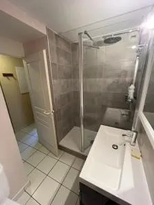 Résidence les grands pins, appartement Maubuisson - 卡尔康