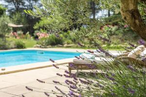 B&B / Chambres d'hotes Le Mas de Caroline : Chambre Double avec Terrasse