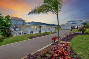 NEW - 7BD Farmhouse Estate - AC Pool Slide Gym Pickleball - Kukuiula