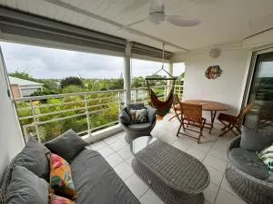 Aux aigrettes à Sainte Anne, T3 tout confort, piscine, réserve d'eau, proche de la plage de Bois-Jolan - Bérard