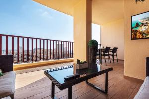 THE ONE - Luxury Stylish Apartment with Sea View !