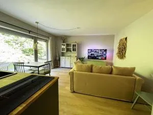 My-Happy-Place - Netflix - Stellplatz - Terrasse - Garten - 施韦尔姆