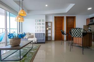 LaurdHomes Palmetto Sea View, 2Rooms 2BTH Hot Ware