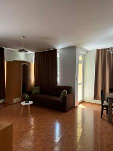 Апартамент Александър