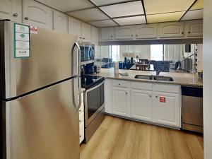 Edgewater Tower III #1210