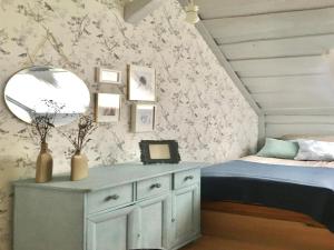 Holiday Home in Ró ewko with Pool and Orchard