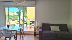 Appartements Coin de paradis, piscine, parking, terrasse : photos des chambres