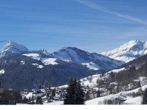 Appartement cosy 2 chambres au pied des pistes avec parking et WiFi - FR-1-505-92