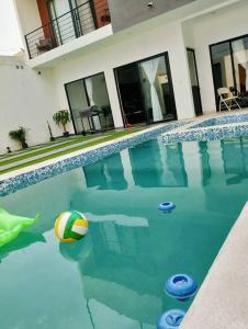 Casa Nueva con Alberca y Jacuzzi