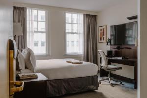 Club Quarters Hotel Downtown, Houston