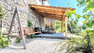 Appartman Casa Fermeglia with private jacuzzie and truffle hunting experience